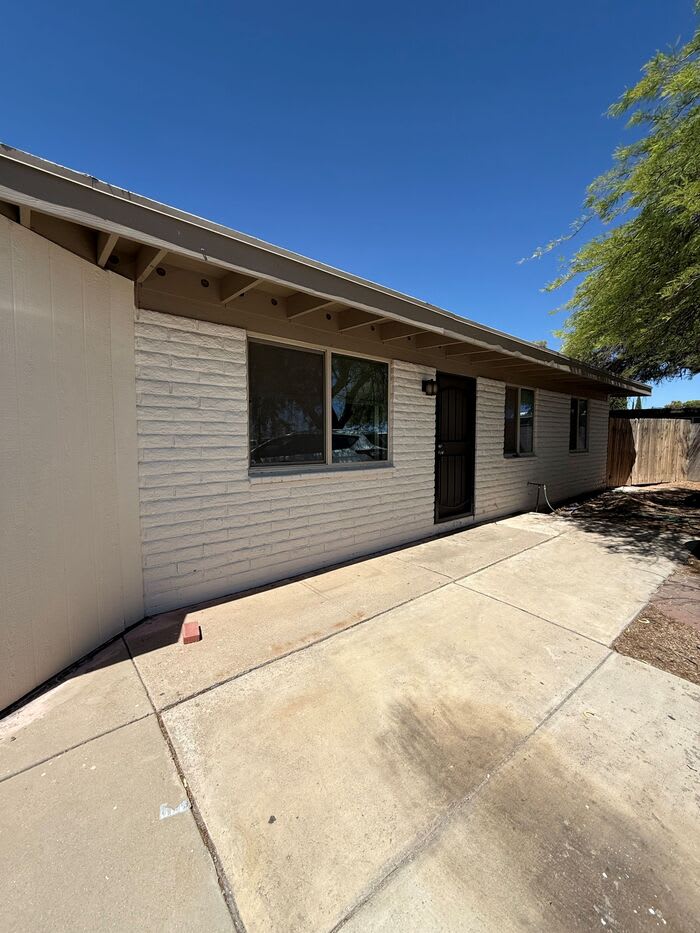 7231 East Irvington Road – photo 1