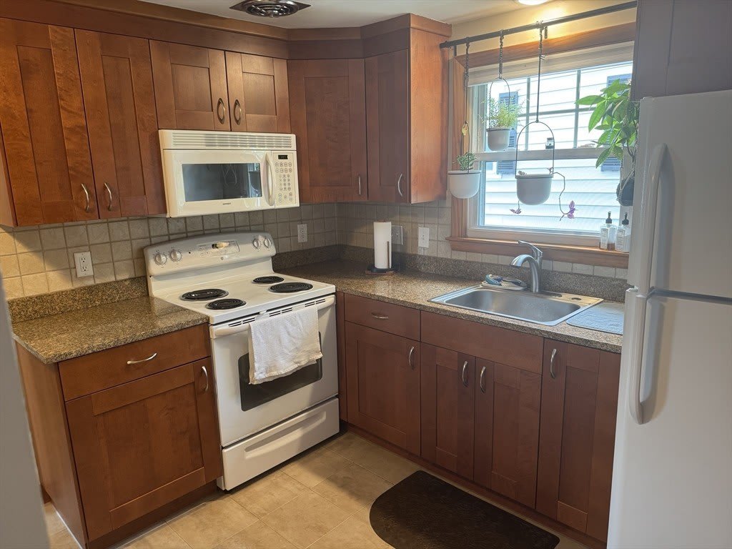 390 Massachusetts – photo 4