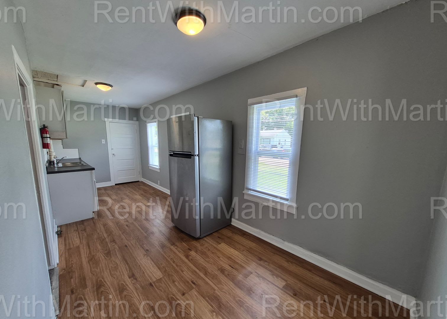 For Rent 348 Lamont Pets Ok – photo 5