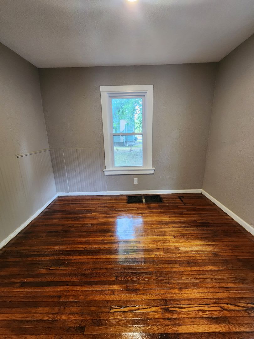 Three Bedroom Single Family Home! – photo 3