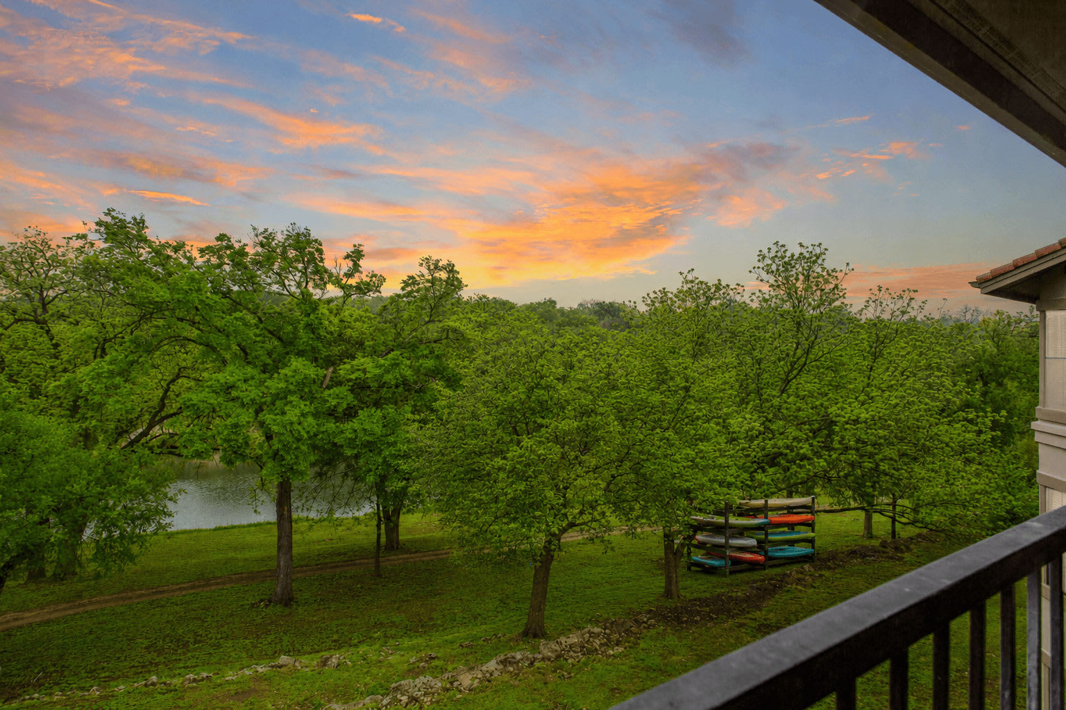 Waters Edge Apartment Homes – photo 3