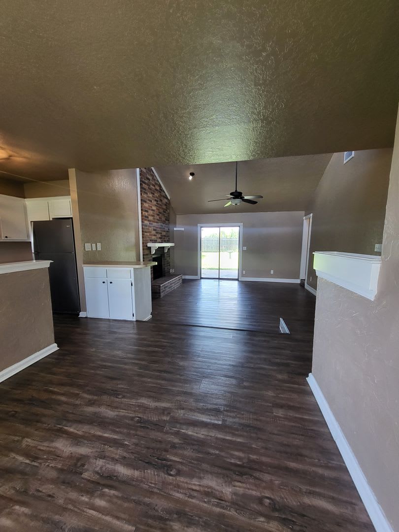 (3) Bed/(2) Bath West Norman! Avail NOW! – photo 4