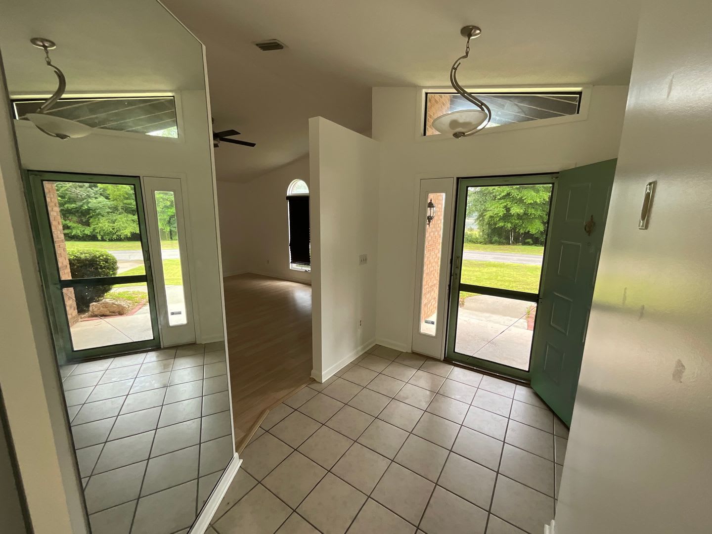 Fantastic 3/2 Home in Sunny Hills w/ 2-Car Garage &amp; Lawn Maintenance – photo 2