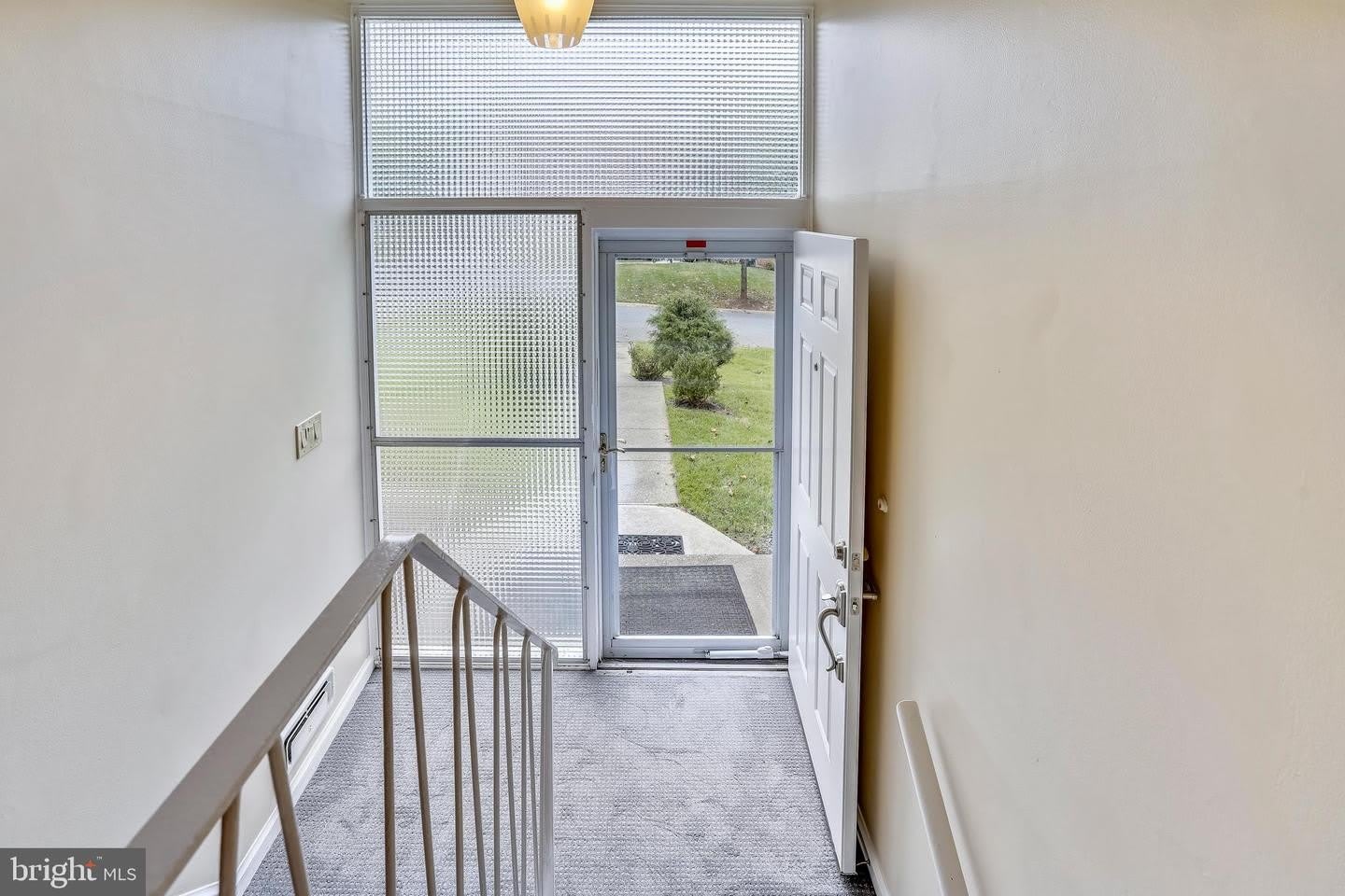 6048 ROSSMORE DR – photo 2