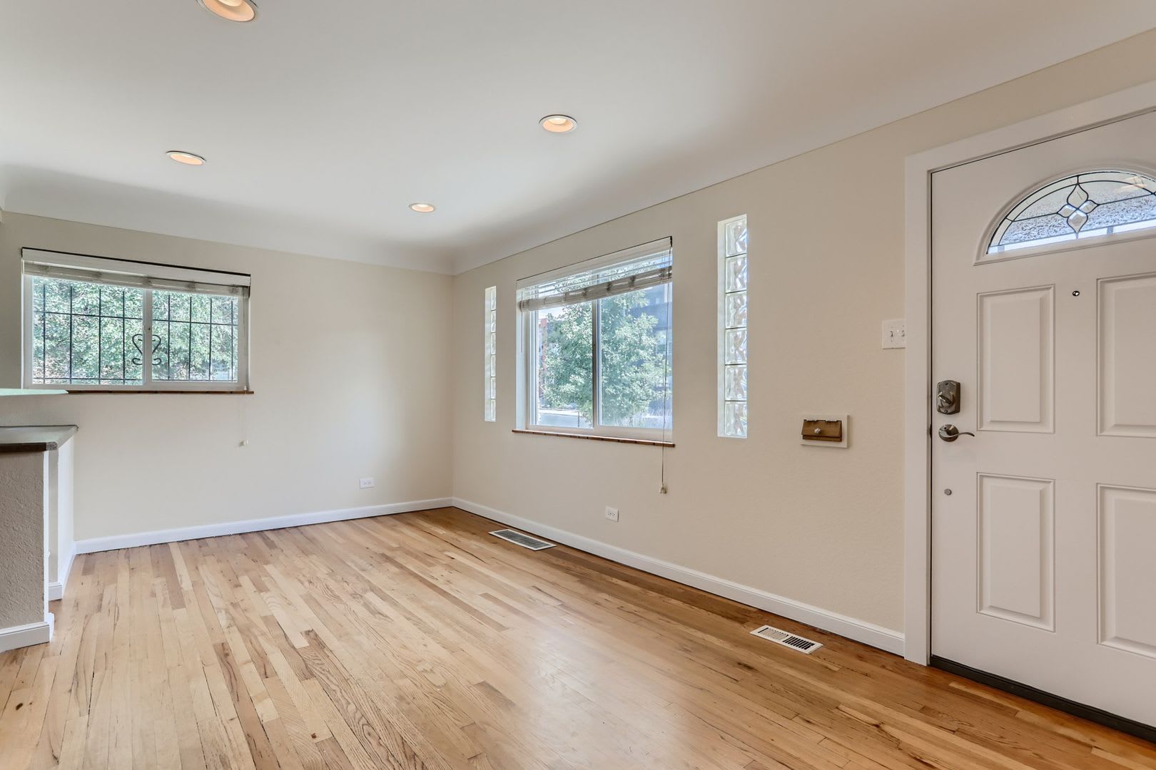 Amazing 4BR, 2BTH in Denver! – photo 3