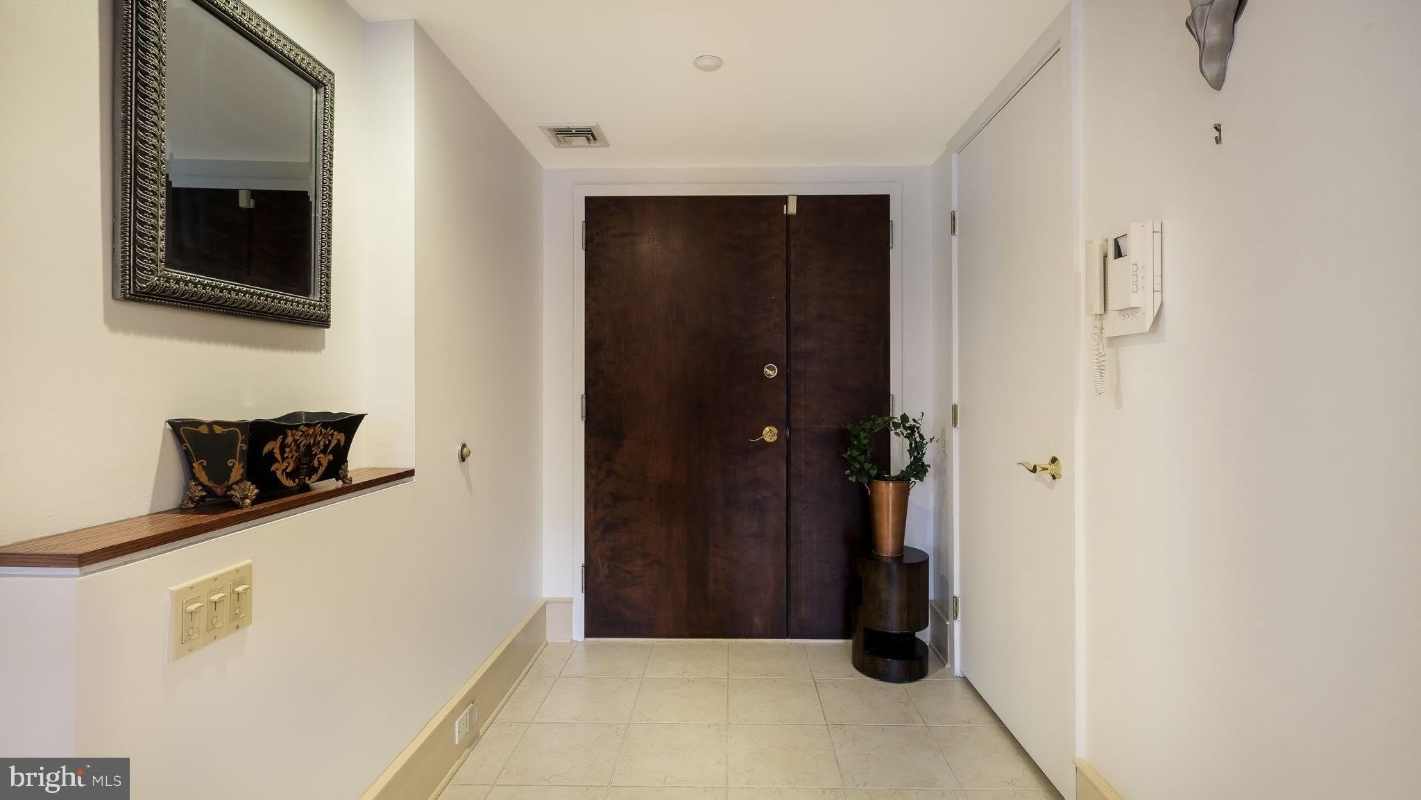 1737 CHESTNUT Street – photo 3