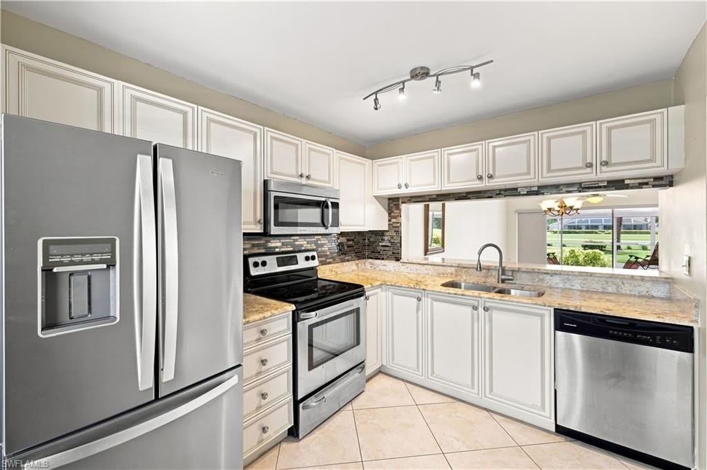 5980 Amherst Dr – photo 5