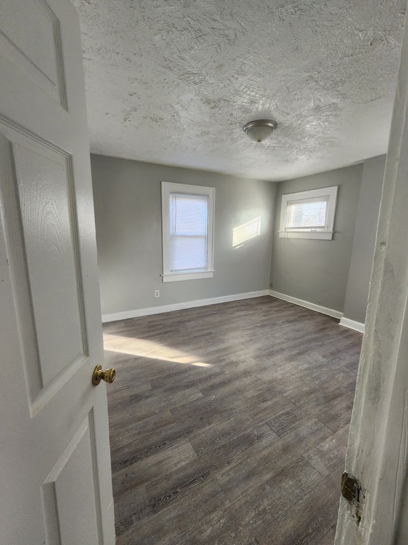 WESTSIDE 2 Bedroom Duplex Located near Harding and 21st Street ( 1/2 Half OFF 2nd Month Rent ) – photo 5