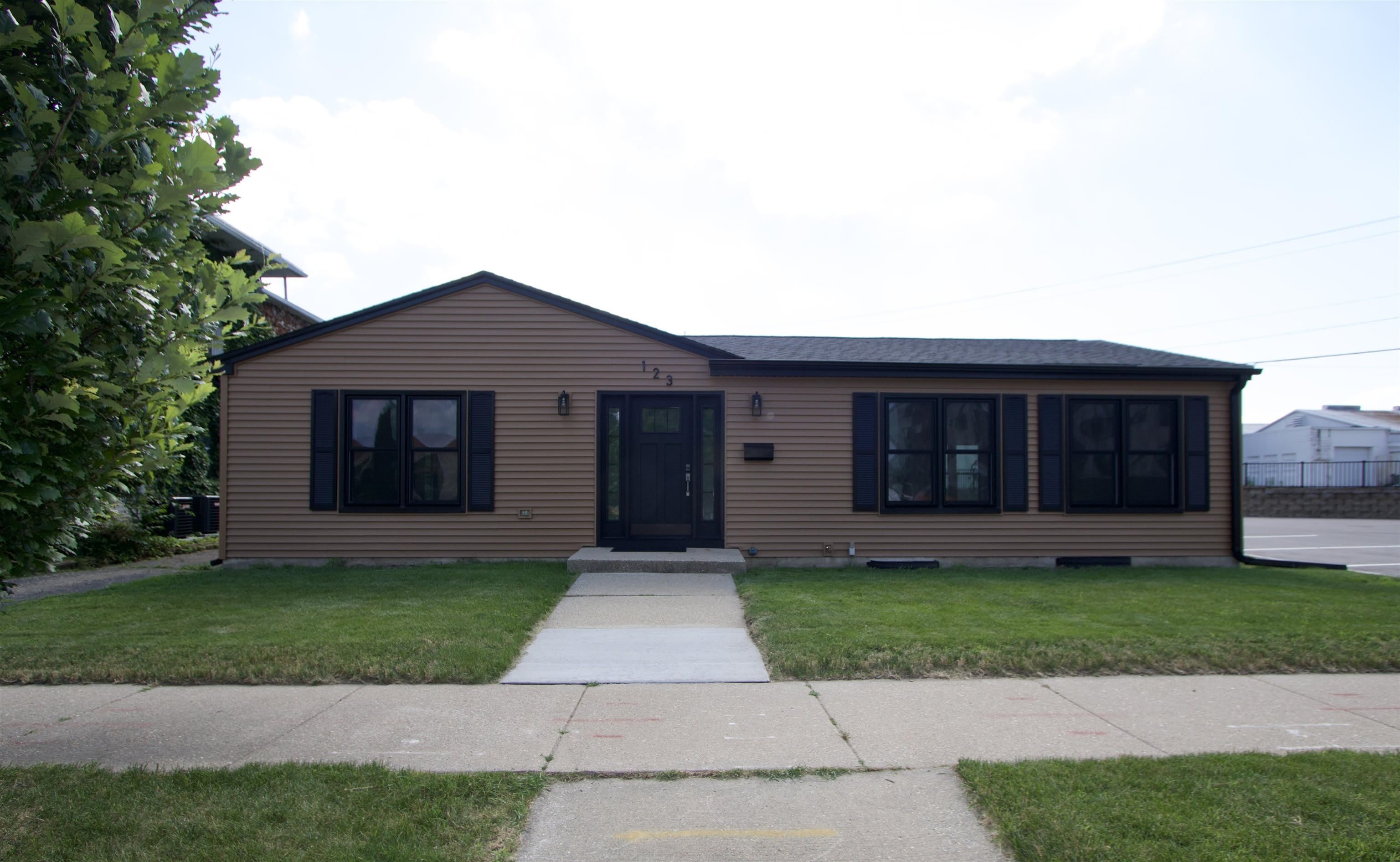 123 N Jackson Street – photo 1