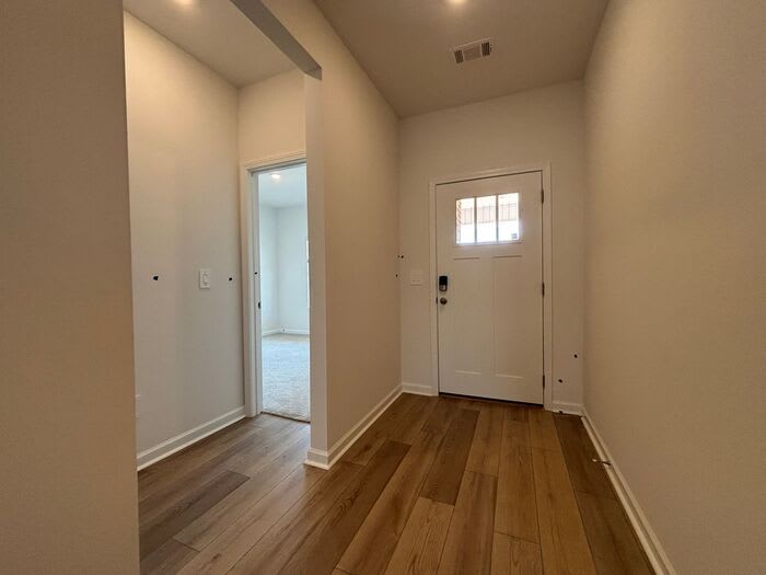 261 Avebury Road – photo 3
