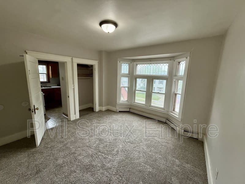 927 S Spring – photo 5