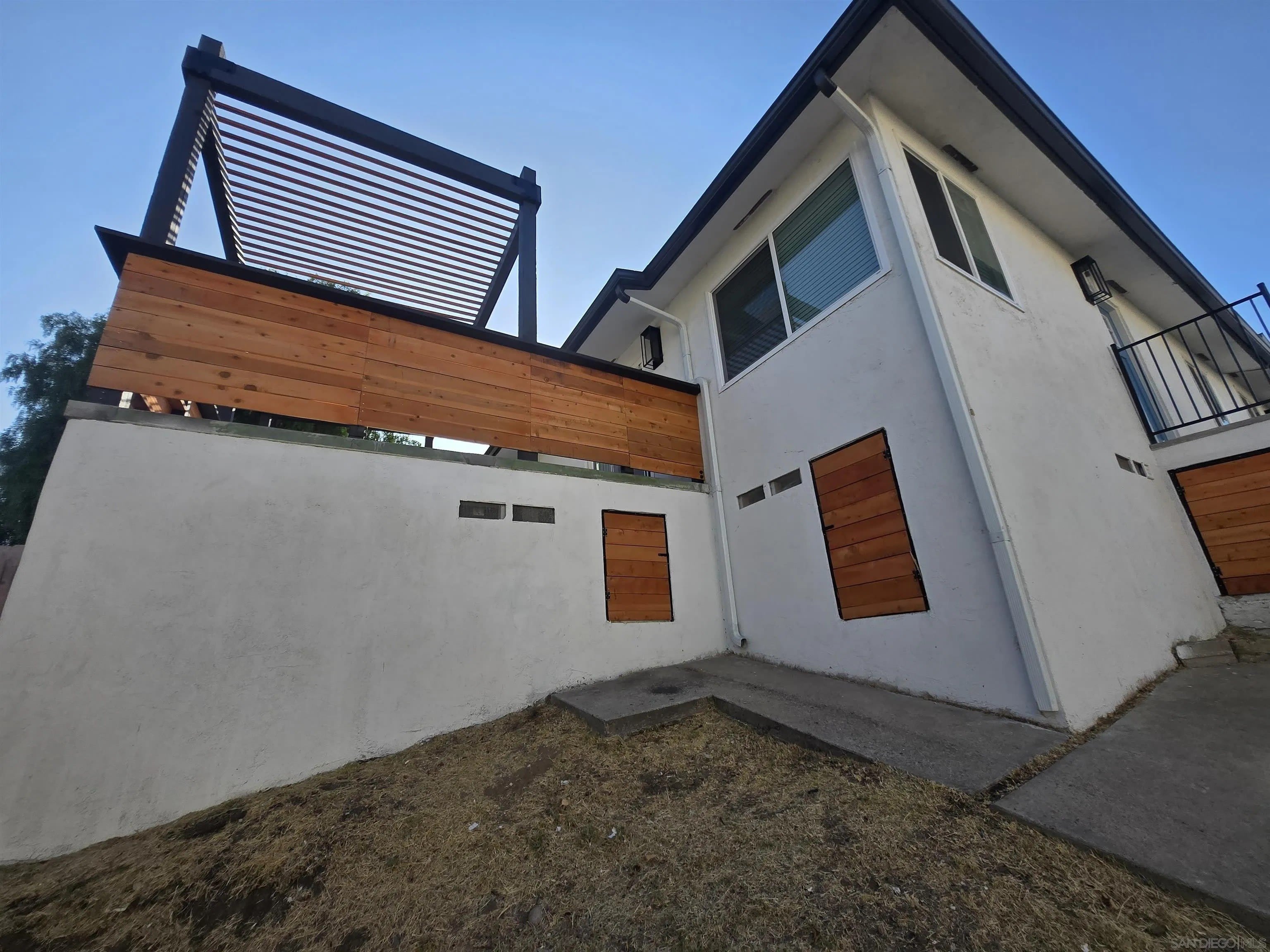 2134 E 5th ST – photo 1