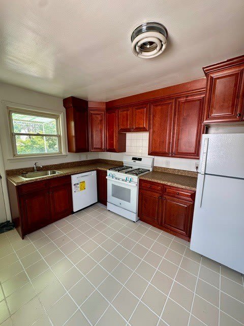 18 Tunis Ave – photo 2