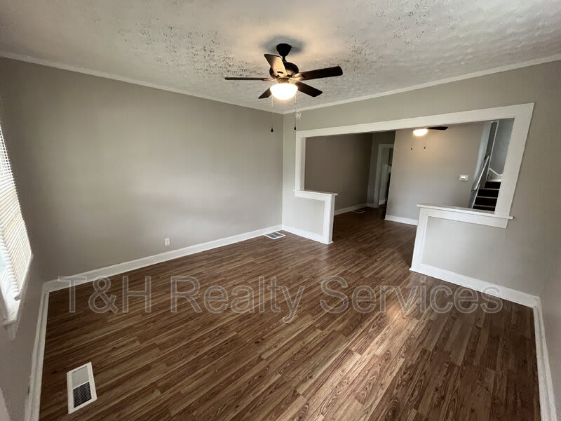 560 Udell Street – photo 5