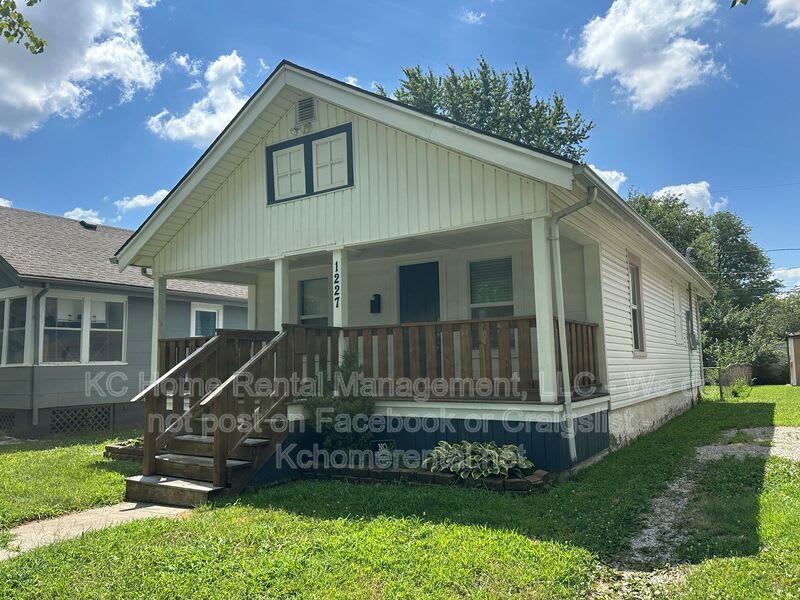 1227 E 22nd Ave – photo 3