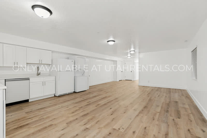 1076 Bear Hollow Ln Bsmt – photo 2