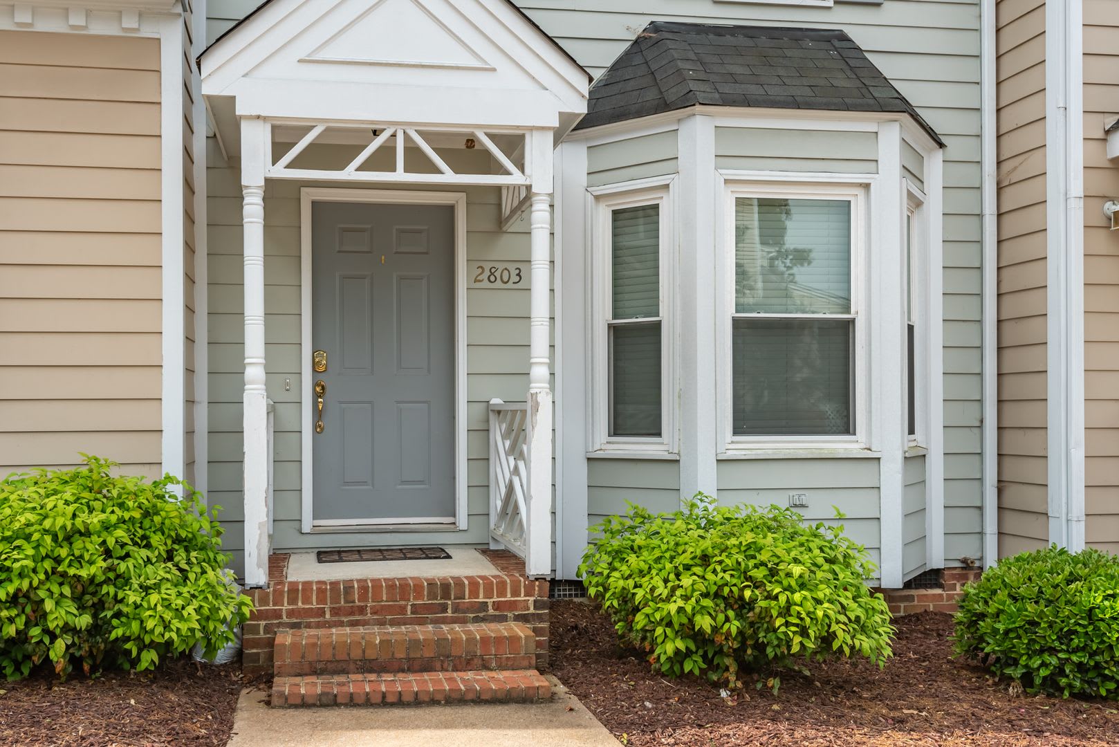 Charming 2-bedroom, 2.5-bathroom Townhouse Located in the Heart of Raleigh, NC – photo 2