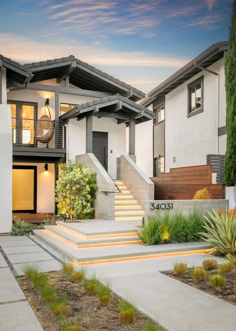 The Ultimate Dana Point Luxury Escape! Modern Coastal Masterpiece in the Heart of the Lantern District – photo 3