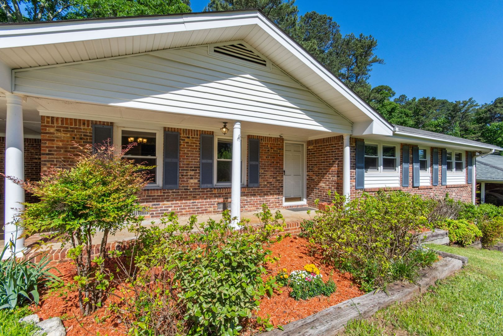 3 Bedroom Single Family in Tucker – photo 2