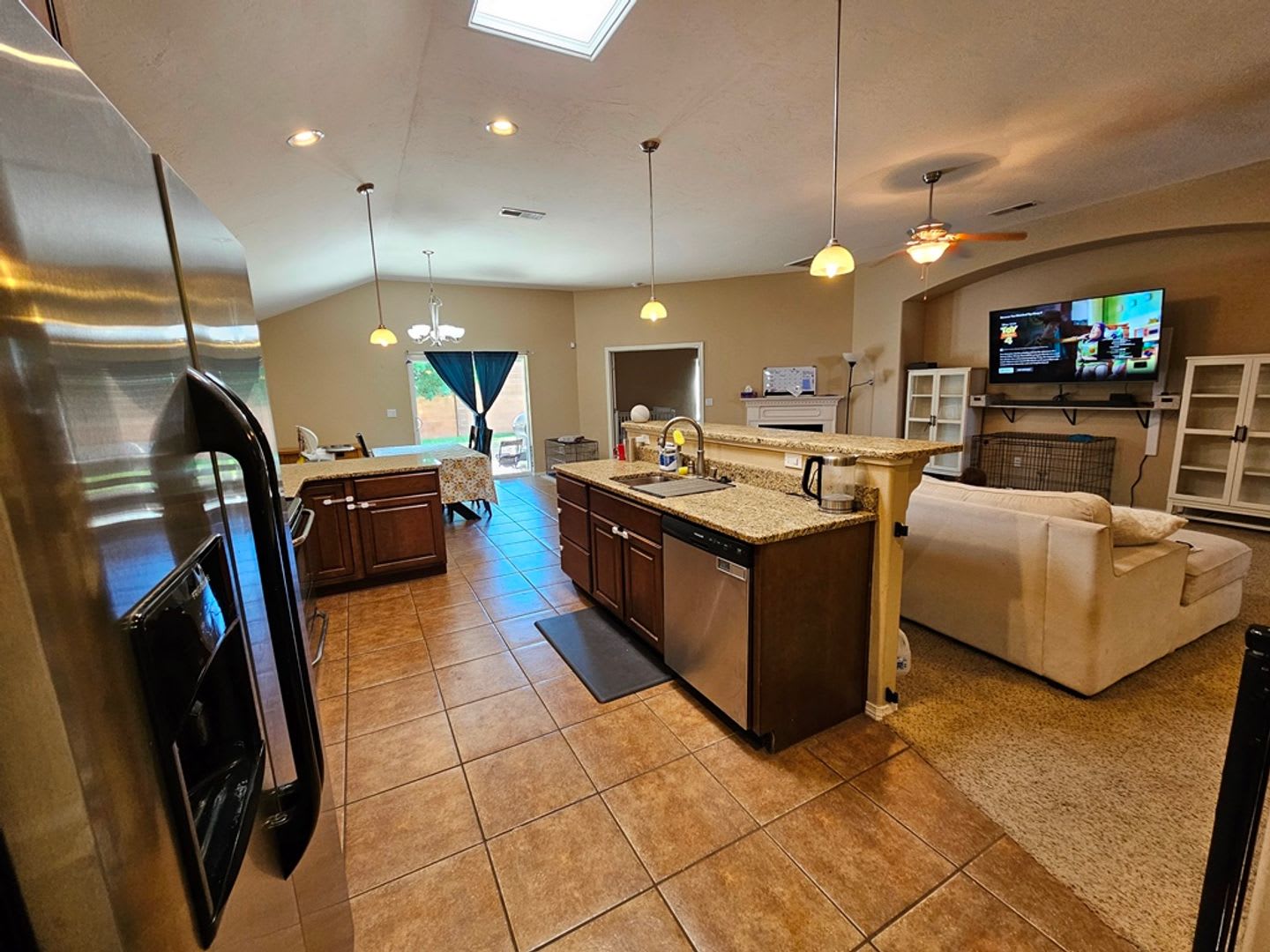 Spacious Golf Course Area Home with 4 Bedrooms & 2 Baths – photo 4