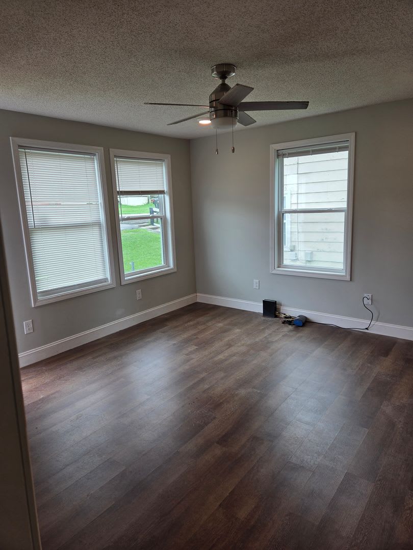 2 bed, 1 bath home for rent – photo 2