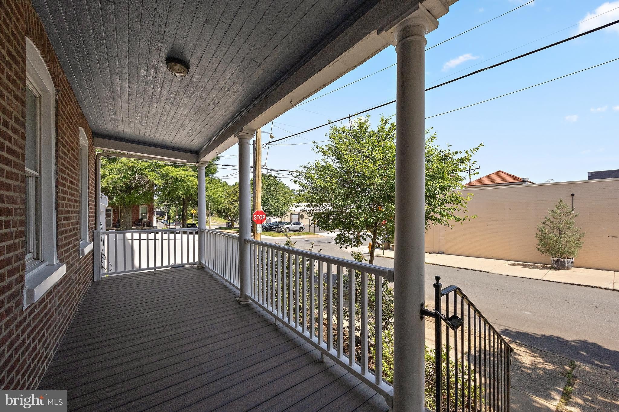 1618 W 14TH – photo 3
