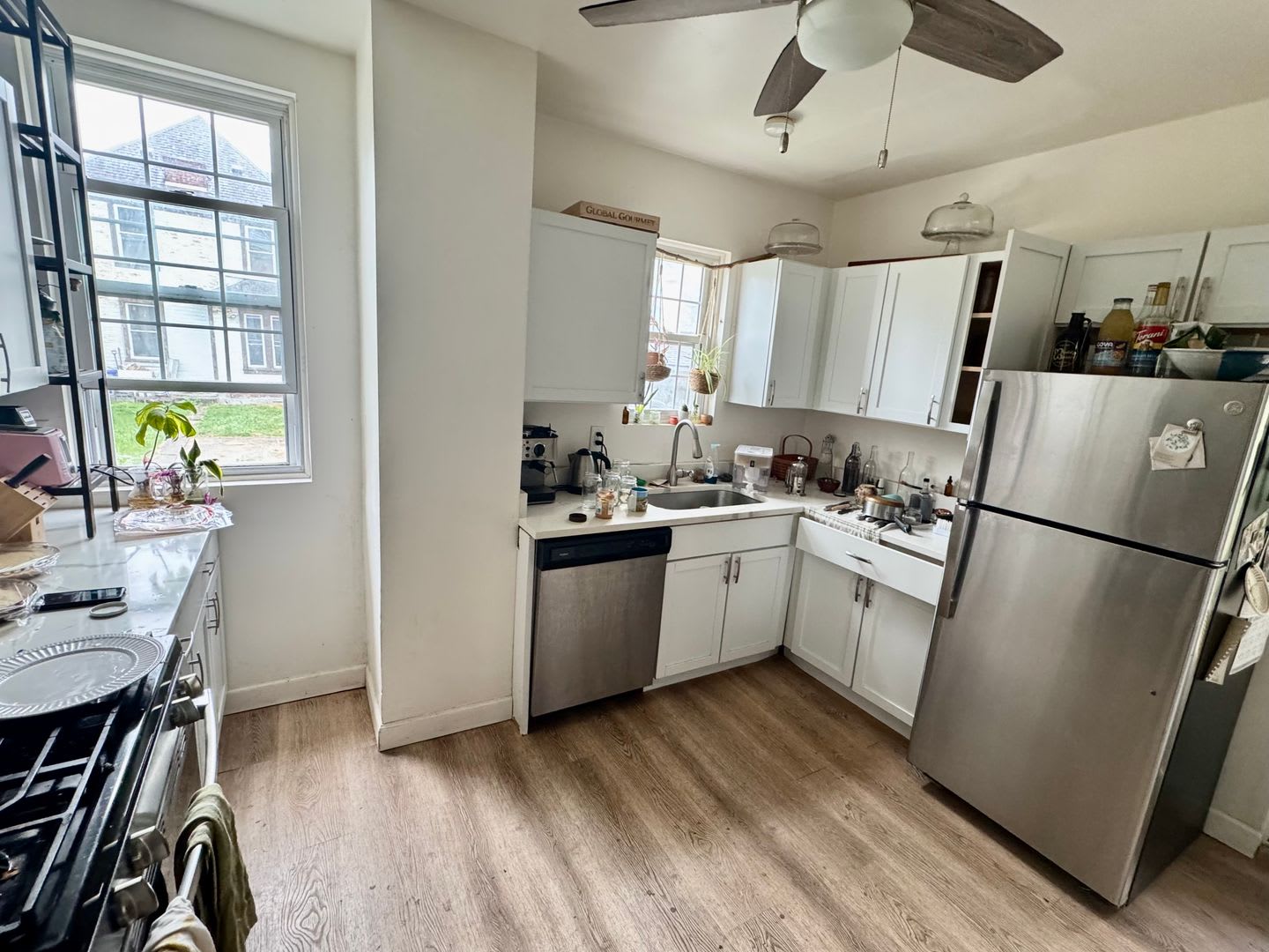 Newly renovated spacious 4 bedroom home in Sheraden – photo 2