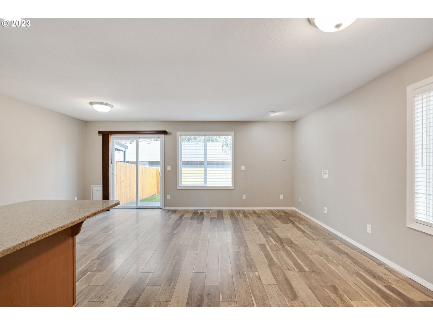 Stunning townhouse in Canby- 3 bed / 2.5 bath, garage, AC – photo 4