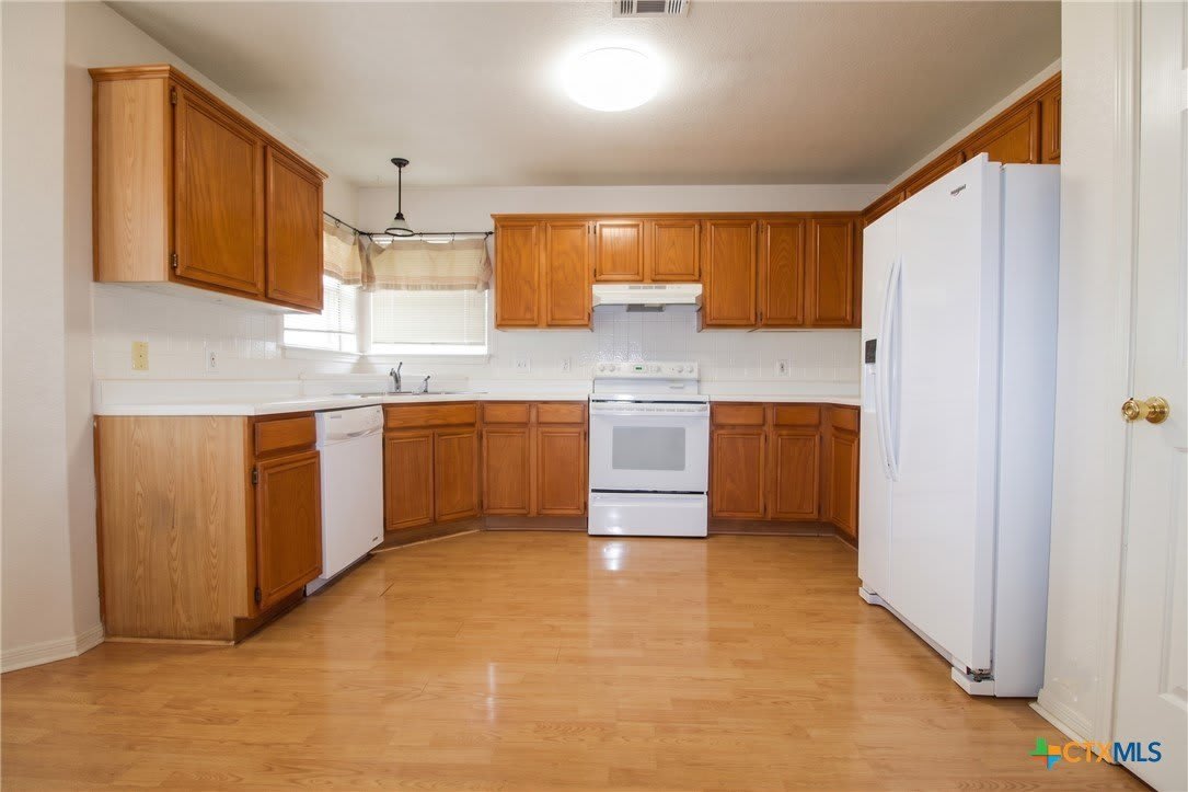 5211 James Loop – photo 4