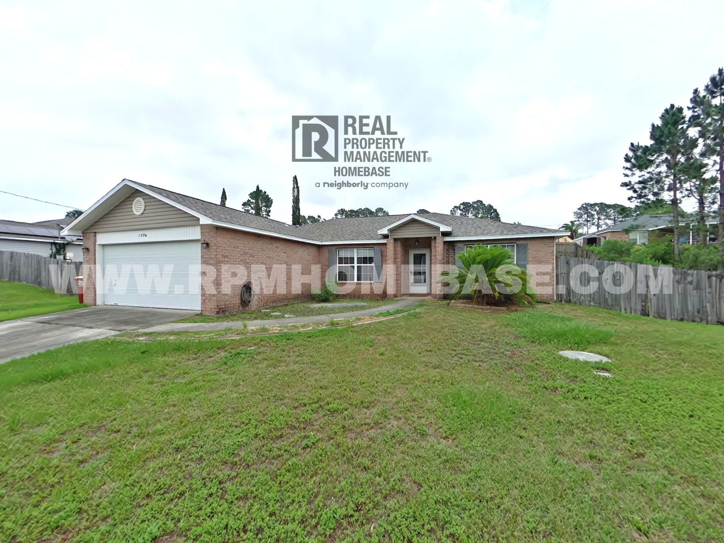 Charming Pet-Friendly Home with Fresh Updates in South Crestview – photo 2