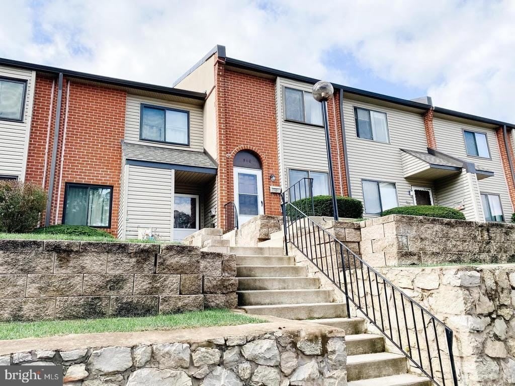 910 VALLEY DRIVE – photo 2