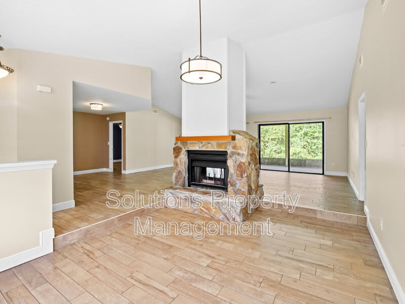 3725 Laurette Rd – photo 5