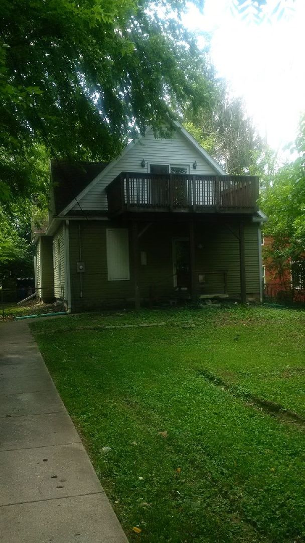 Directly Behind The Elm Restaurant Beautiful 4 Bd 2 Ba Home – photo 2
