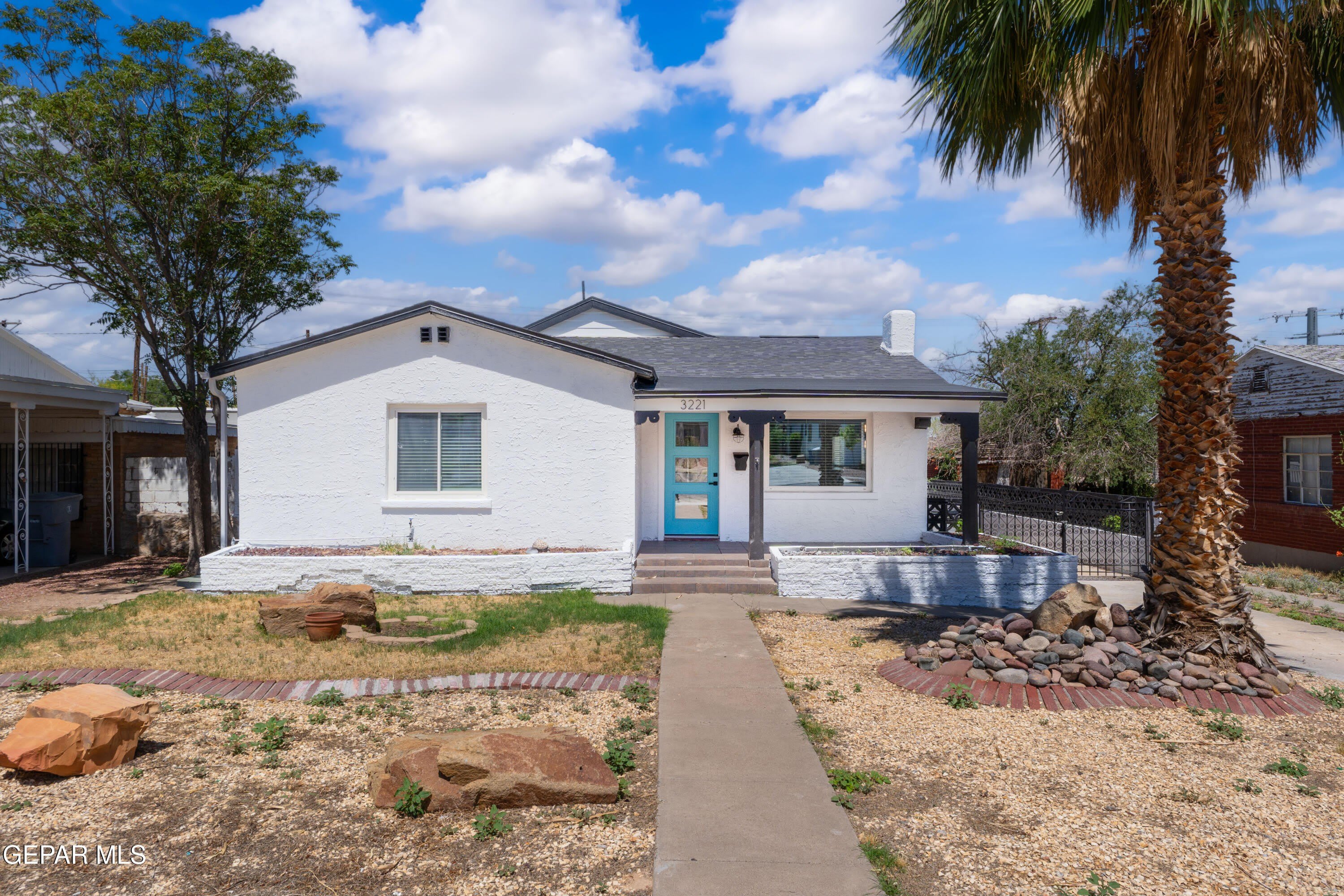 3221 N STANTON Street – photo 2