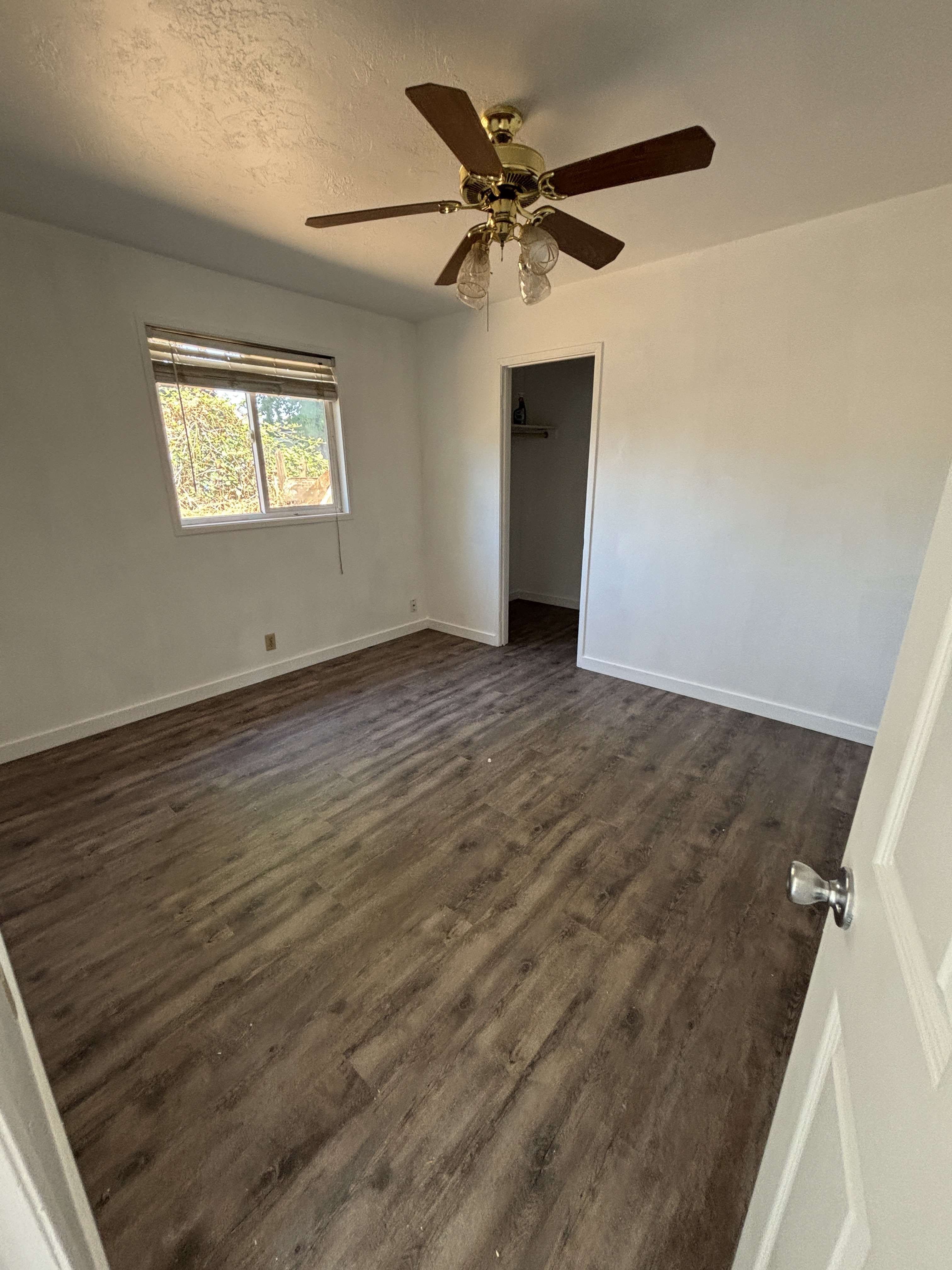 2360 Redwood Ave – photo 4