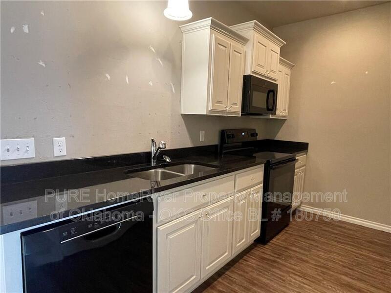 1032 SW 92nd St – photo 3