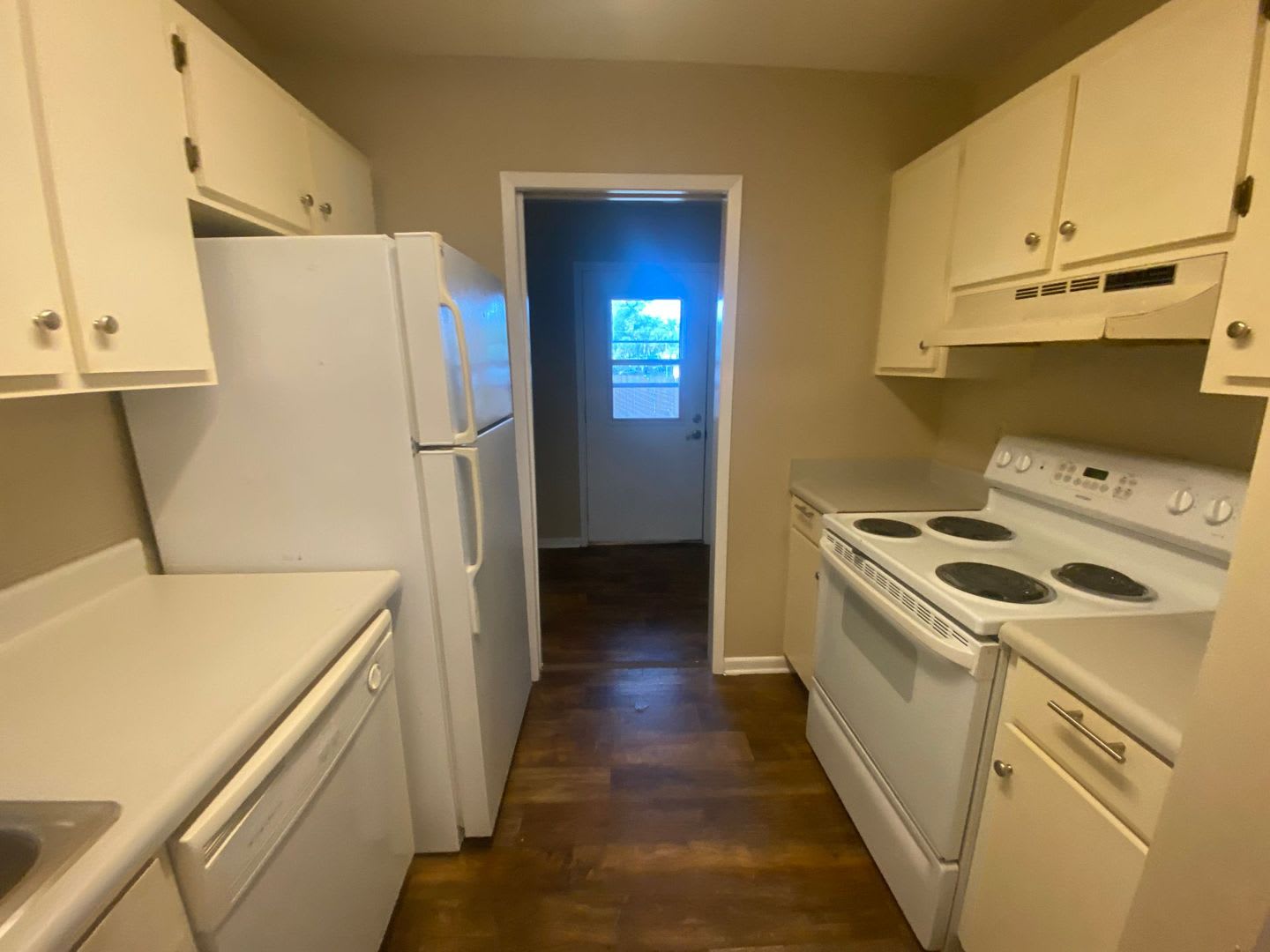 Efficient 3Bed 2Ba Duplex Unit In The Cove – photo 4