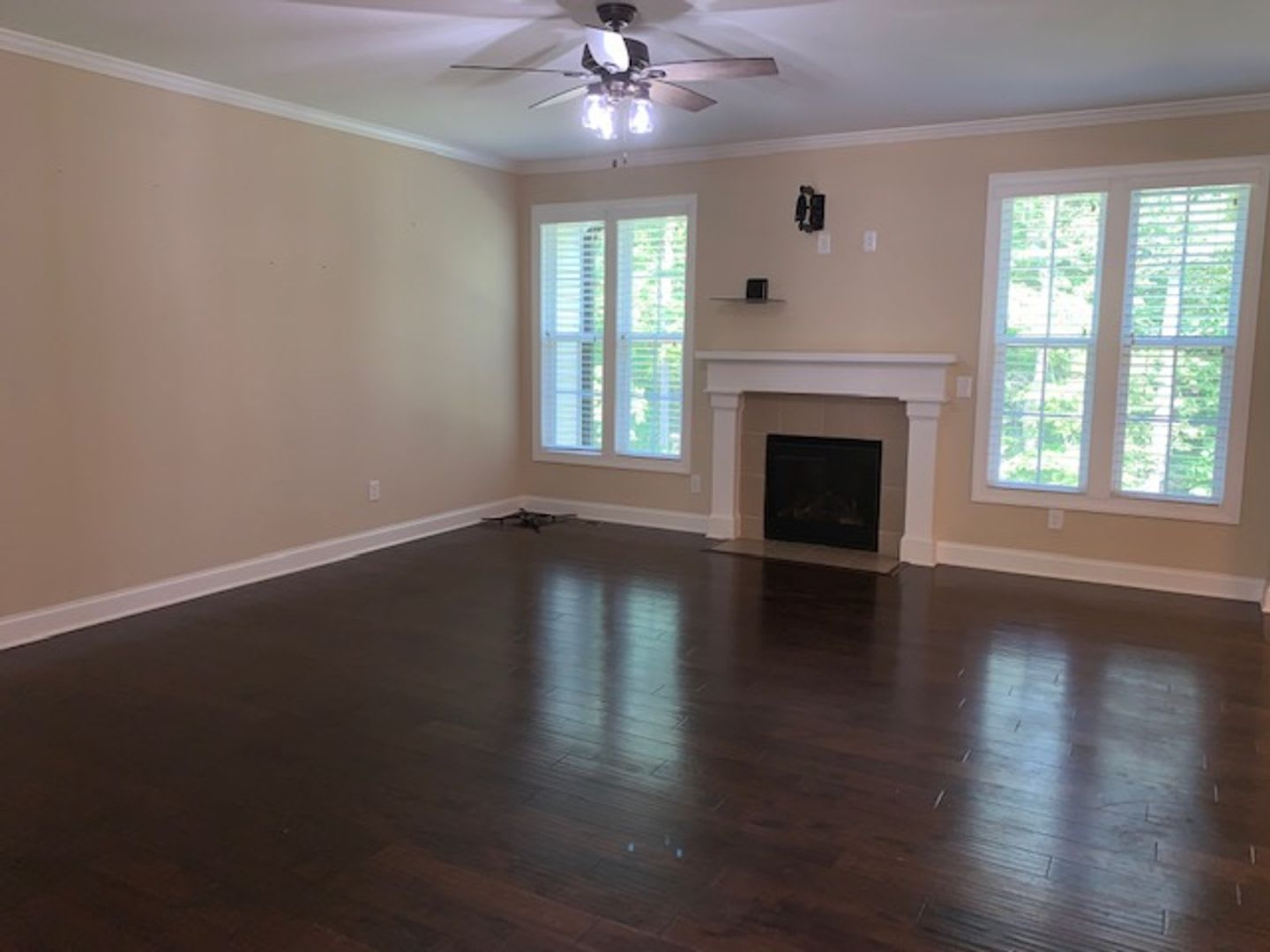 Beautiful 3-Bedroom Ranch Home Near Falls Lake! – photo 5