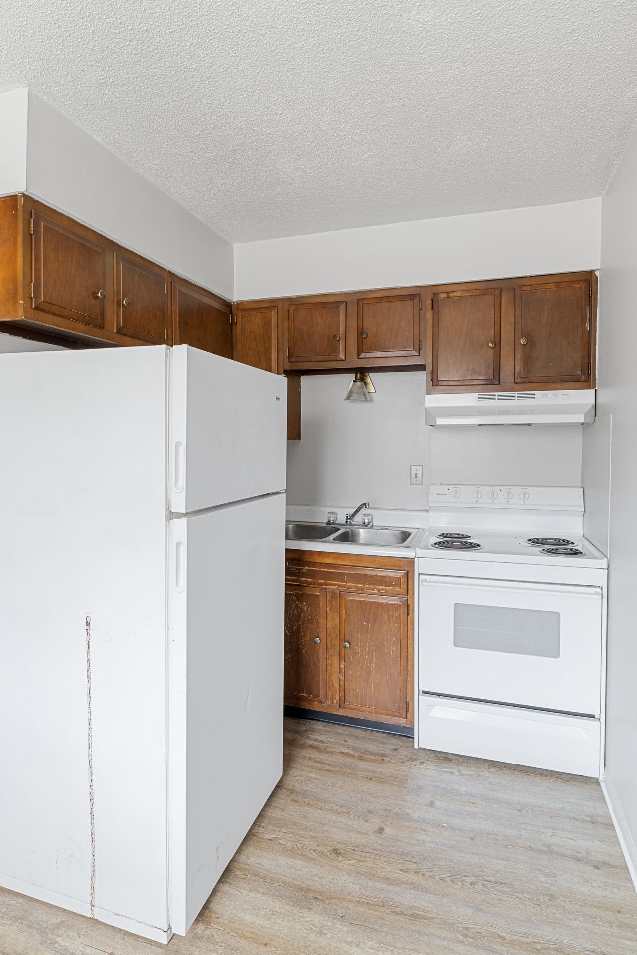 University Apartments – photo 1