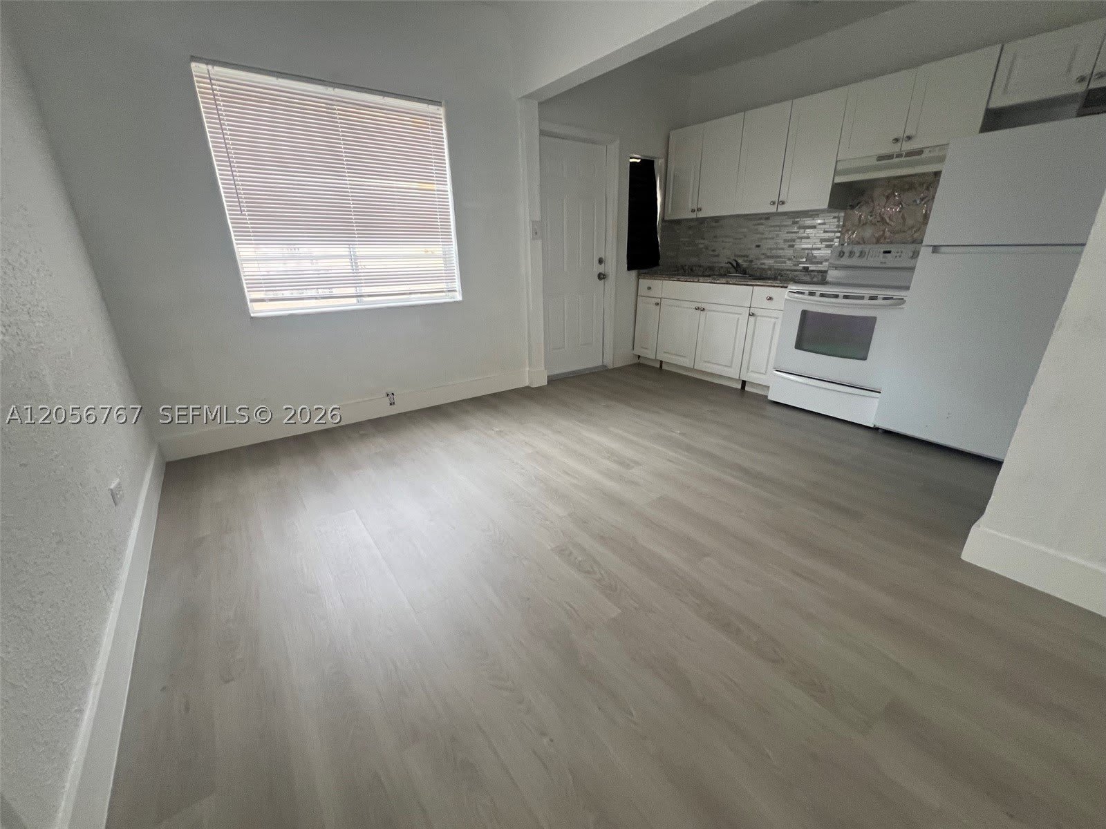 1326 SW 6th St – photo 3