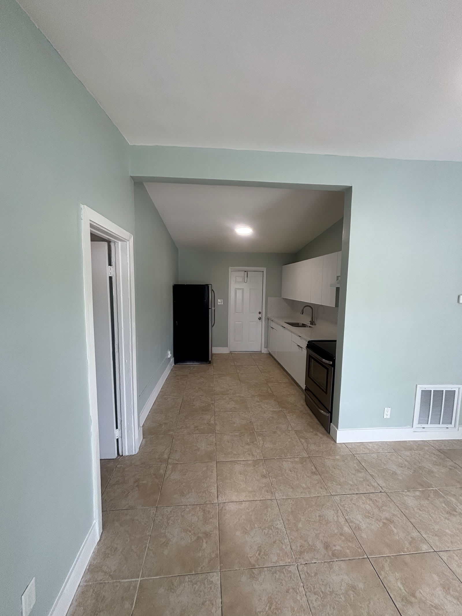 2911 Northwest 11th Place – photo 4