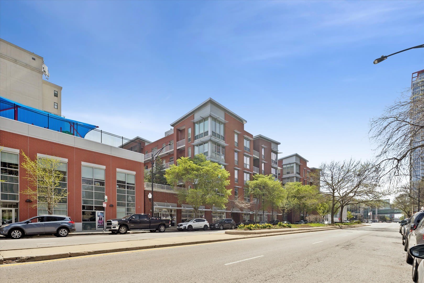 2025 S Indiana Avenue – photo 1