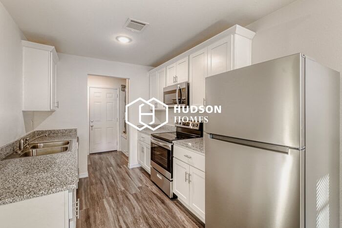 1211 North Van Buren Street – photo 5