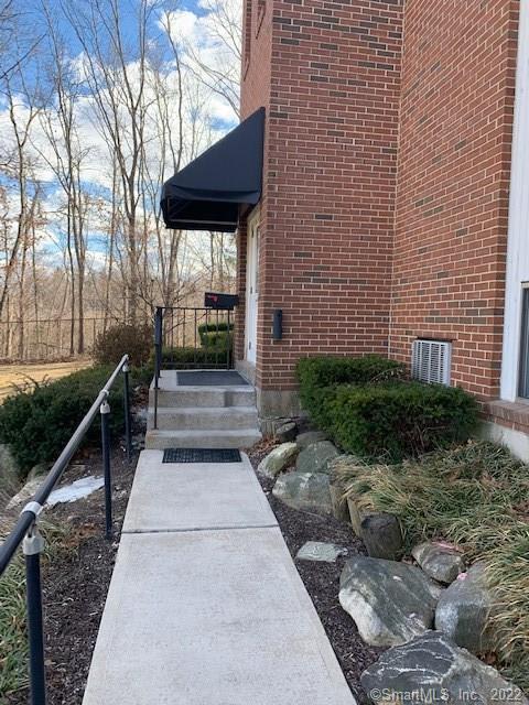 211 Highland Ave – photo 2