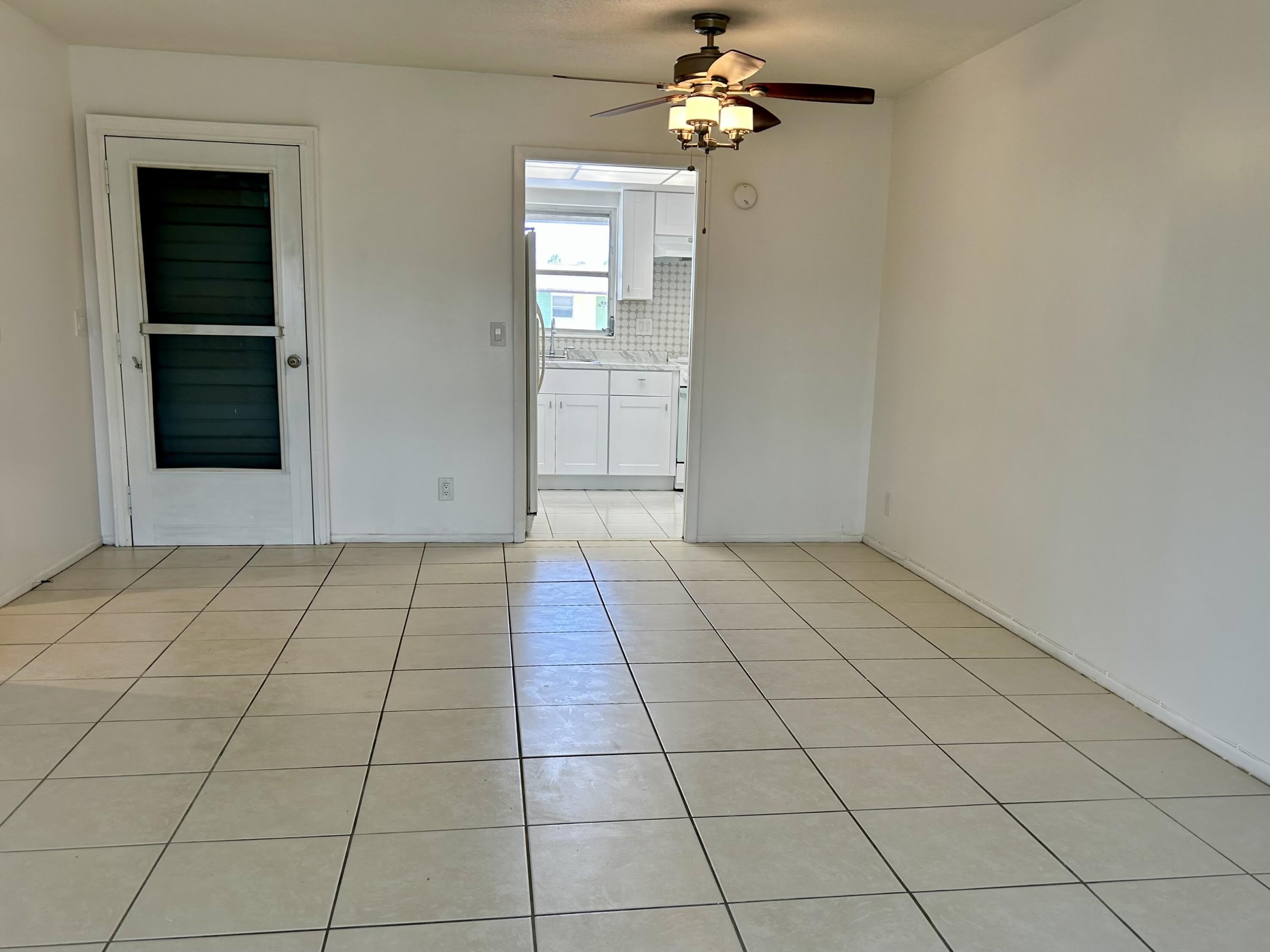 2895 CROSLEY Drive W – photo 5