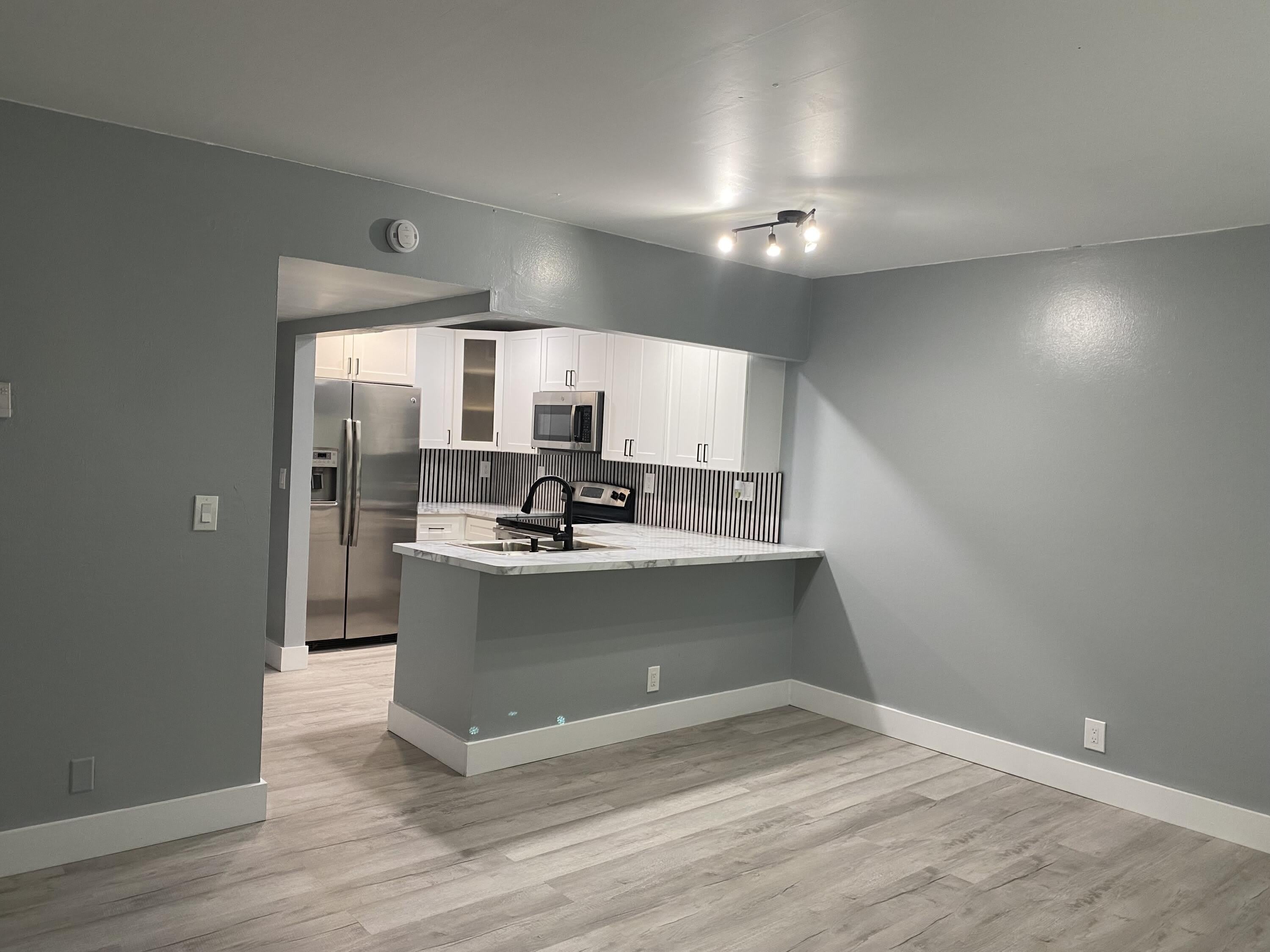 207 NW 32nd Court – photo 5
