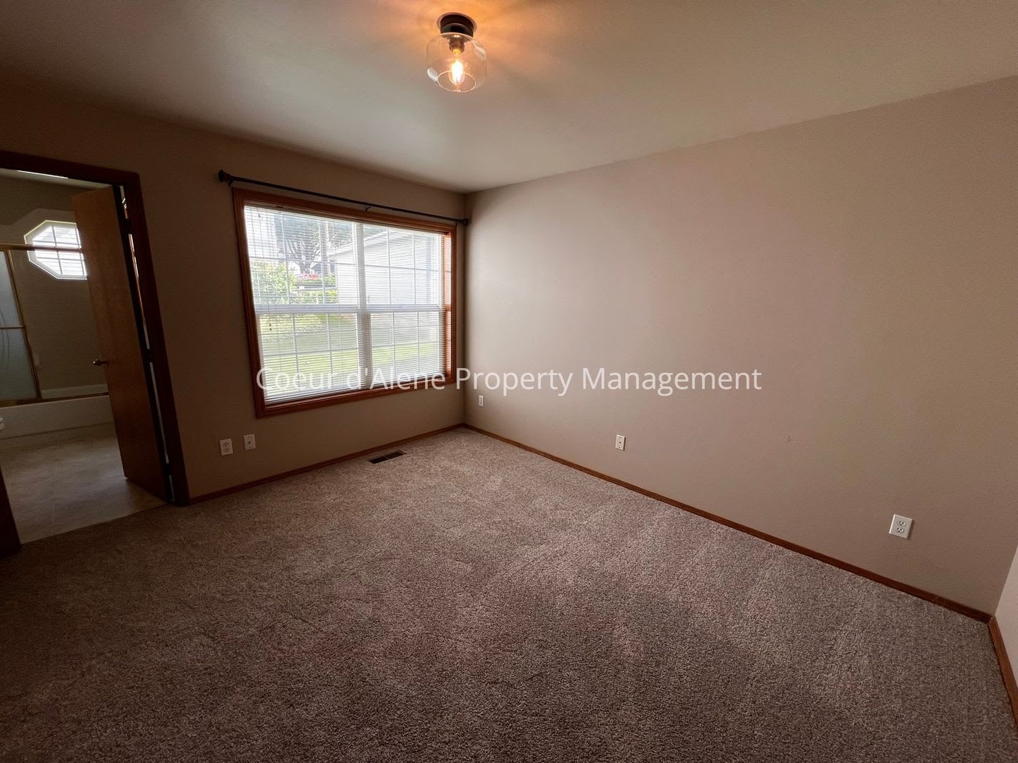 2 bed condo in Ridgewood Condo Community – photo 3