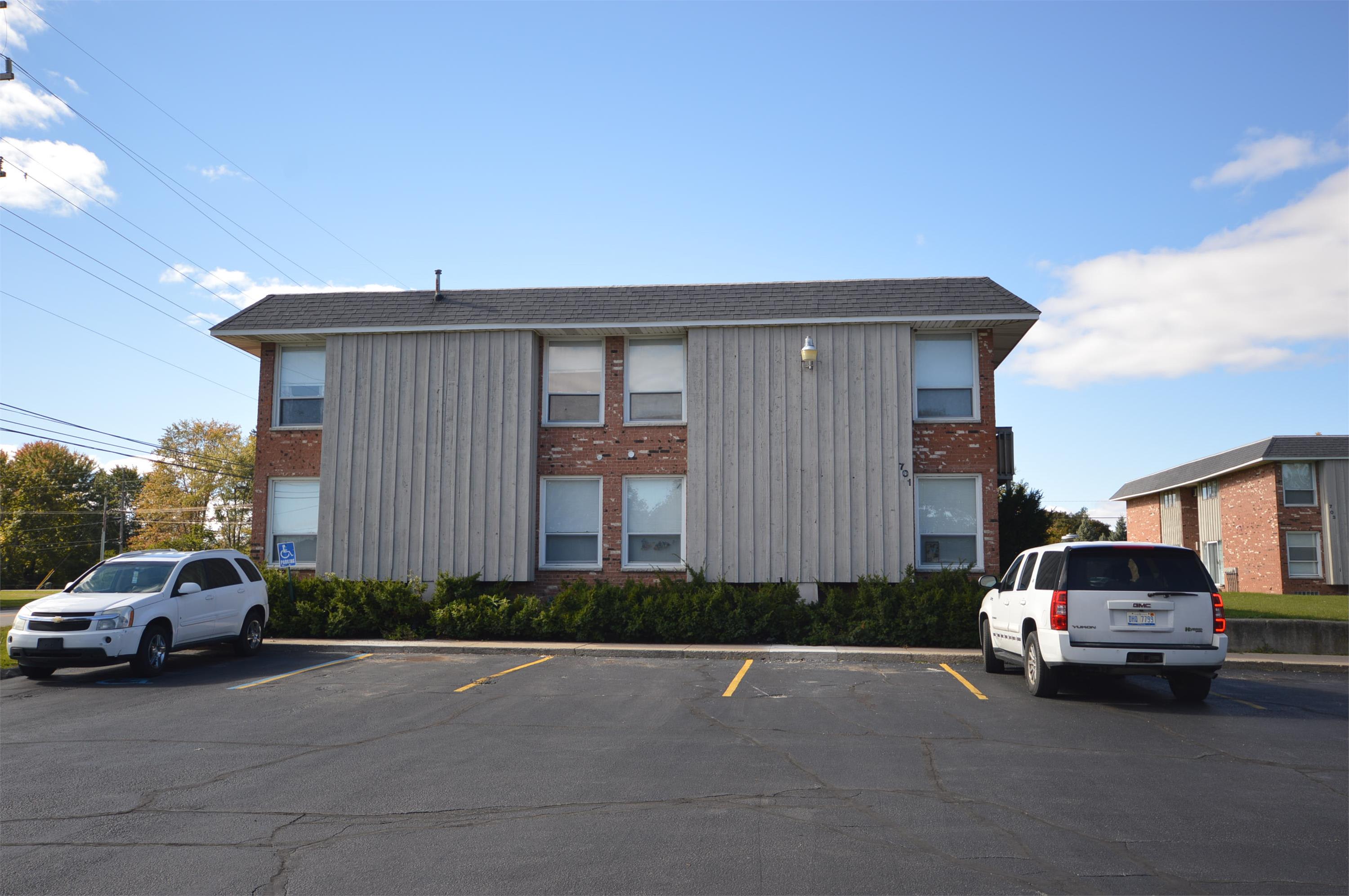 703 W Russell Road B – photo 3