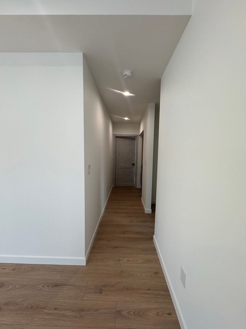 Spacious 1000 Sq. Ft. Second-Floor Back ADU in a 2-Story Duplex – Burbank – photo 5