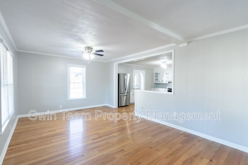 4715 S Lee St – photo 3